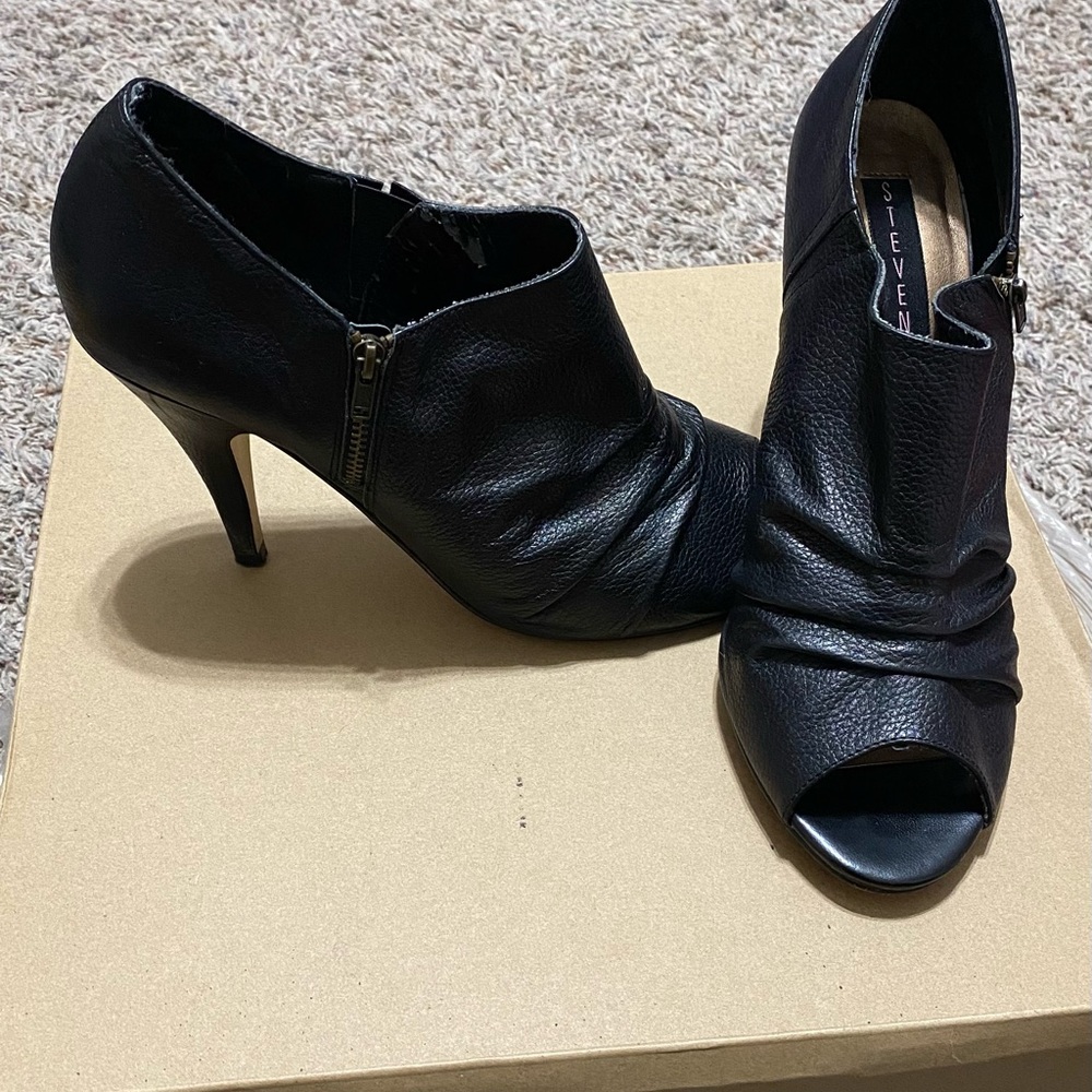 Steven by Steve Madden Open Toe Heel, Bkack, sz 9